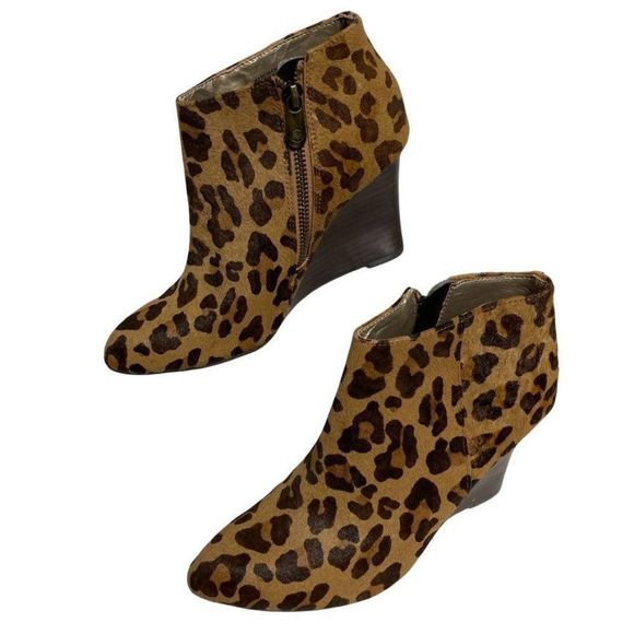 Adrienne Vittadini Sarah Womens Wedge Booties Real Calf Fur Leopard Print Size 6 - Picture 2 of 12